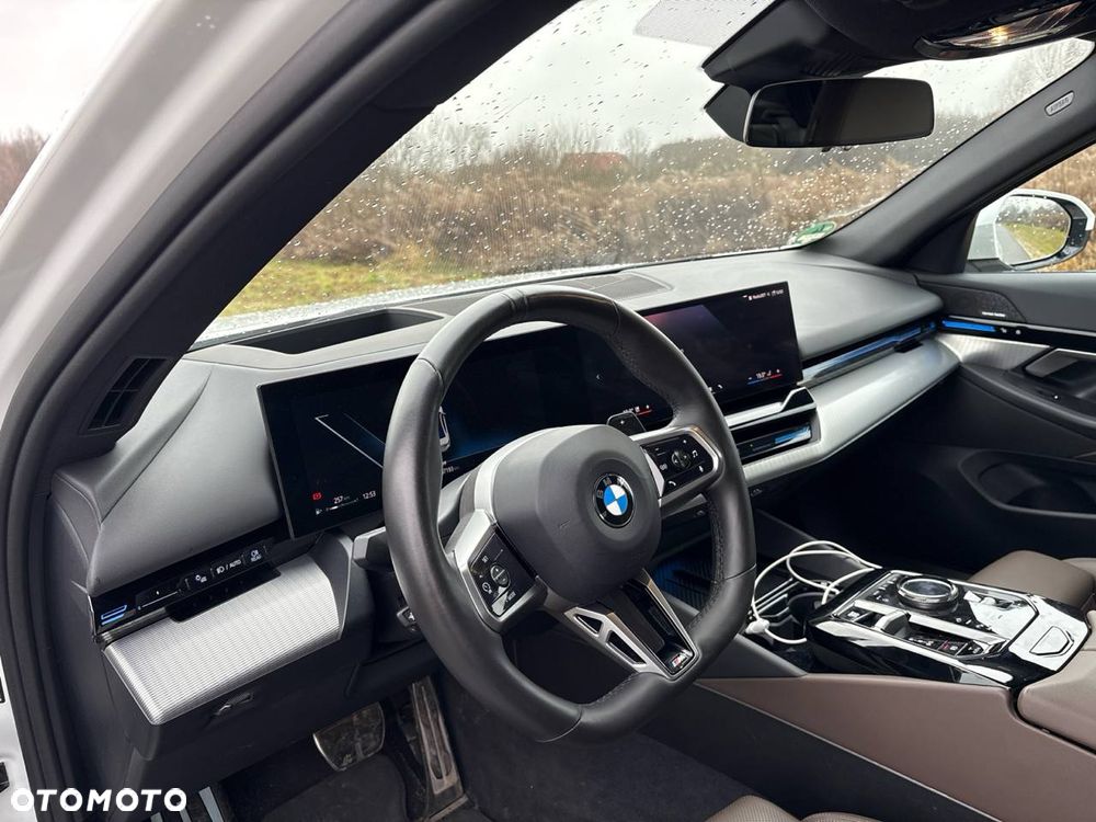 BMW Seria 5 520d xDrive - 18