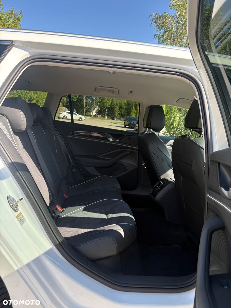 Volkswagen Passat - 18