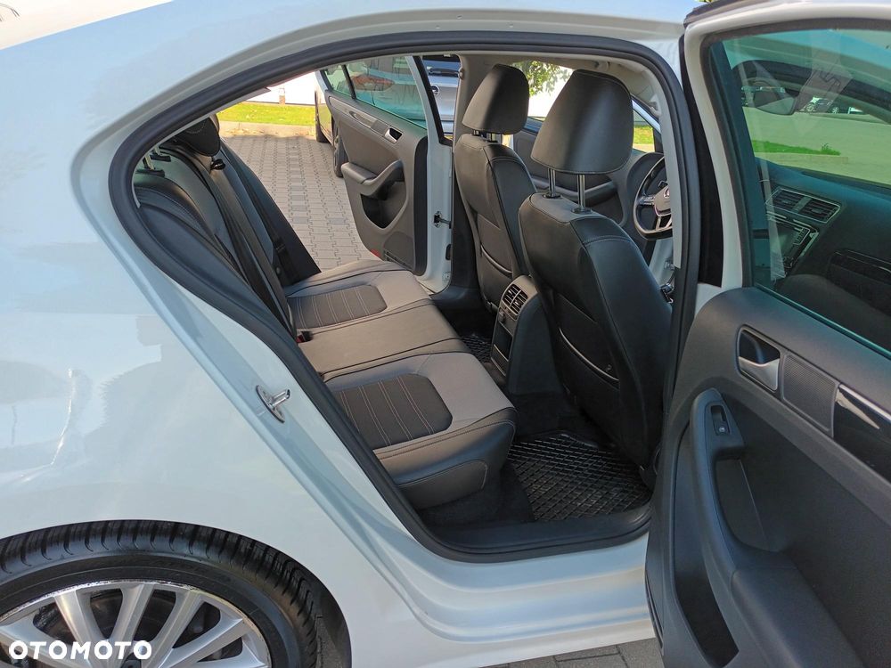 Volkswagen Jetta 1.4 TSI BMT Comfortline - 10