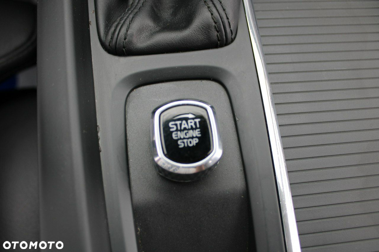 Volvo XC 60 - 30