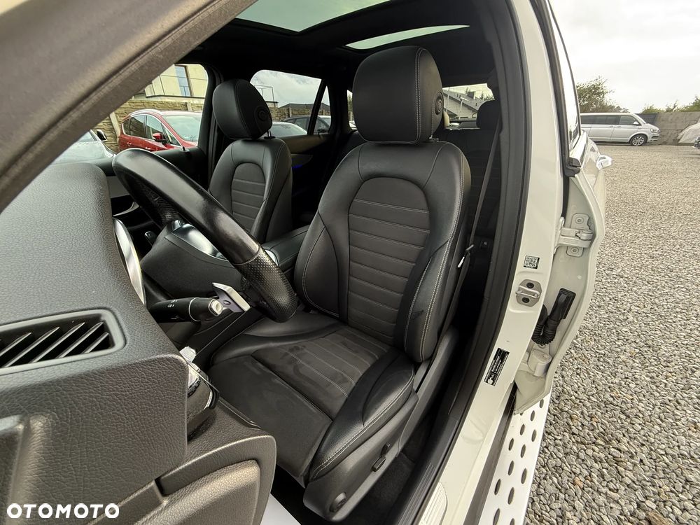 Mercedes-Benz GLC 300 de 4Matic 9G-TRONIC AMG Line Plus - 25