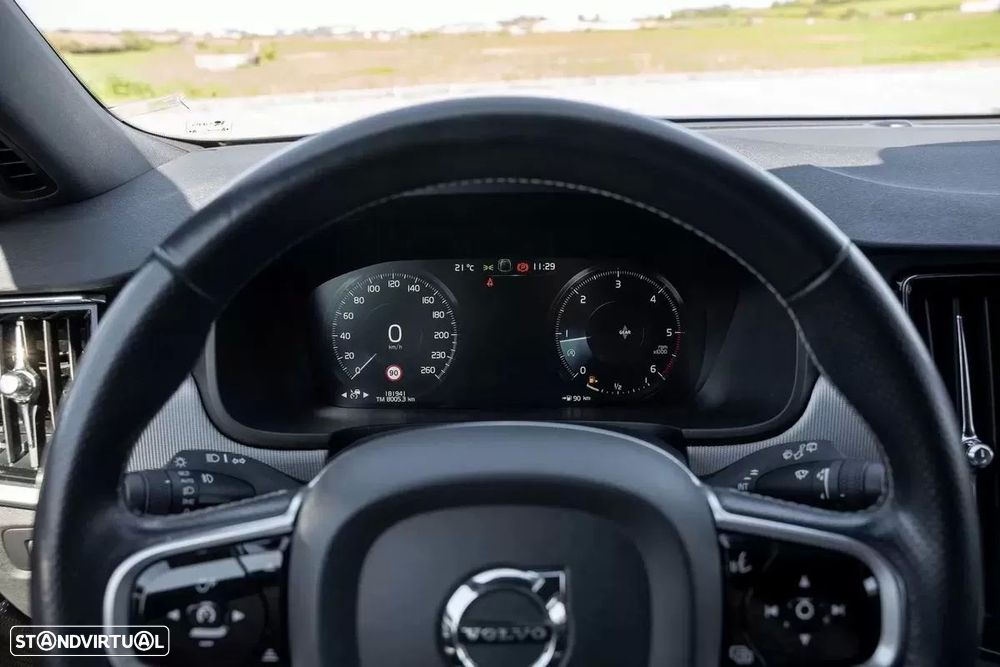 Volvo V90 D3 R Design - 11
