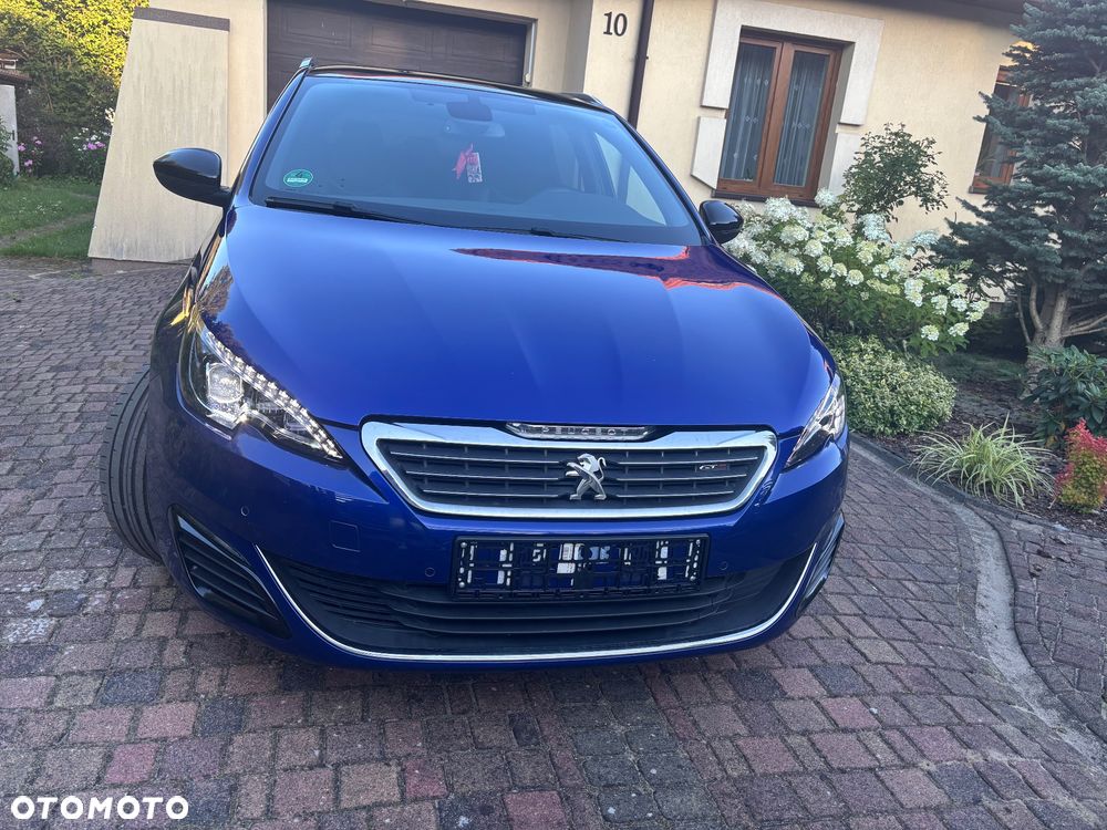 Peugeot 308 - 8