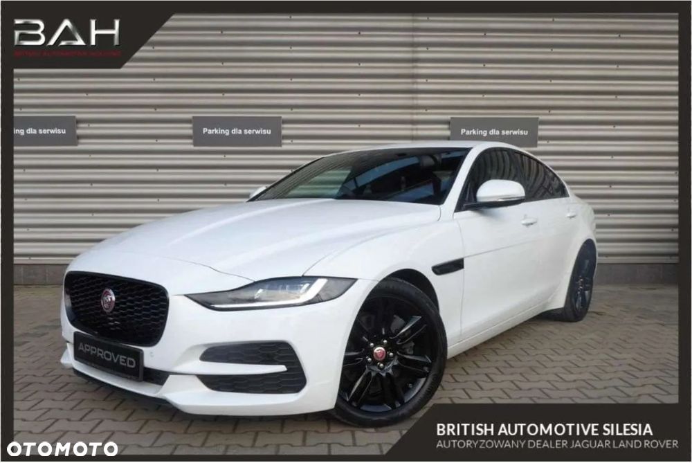 Jaguar XE 2.0 D180 HSE - 2