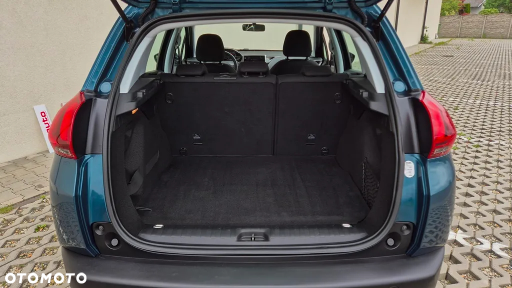 Peugeot 2008 1.2 Pure Tech Style S&S - 33