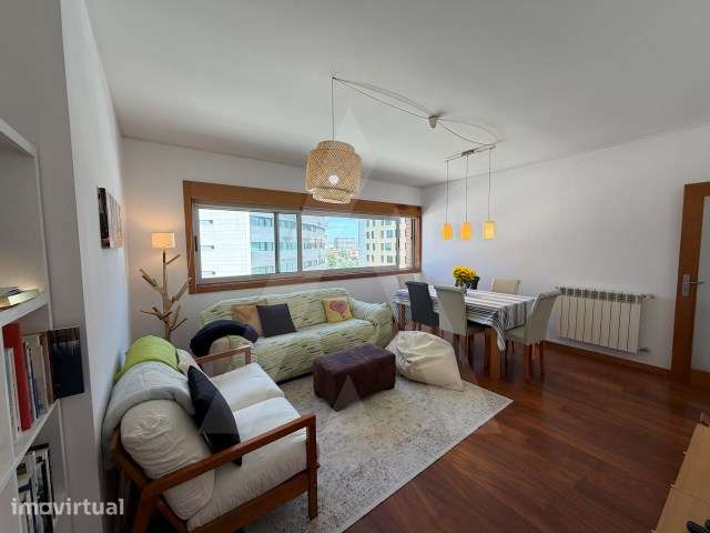 Apartamento T2 mobilado e equipado  junto ao C.C. Glicínias - Grande imagem: 2/19