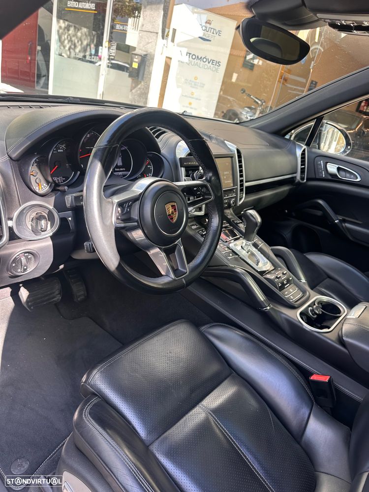 Porsche Cayenne Platinum Edition - 12