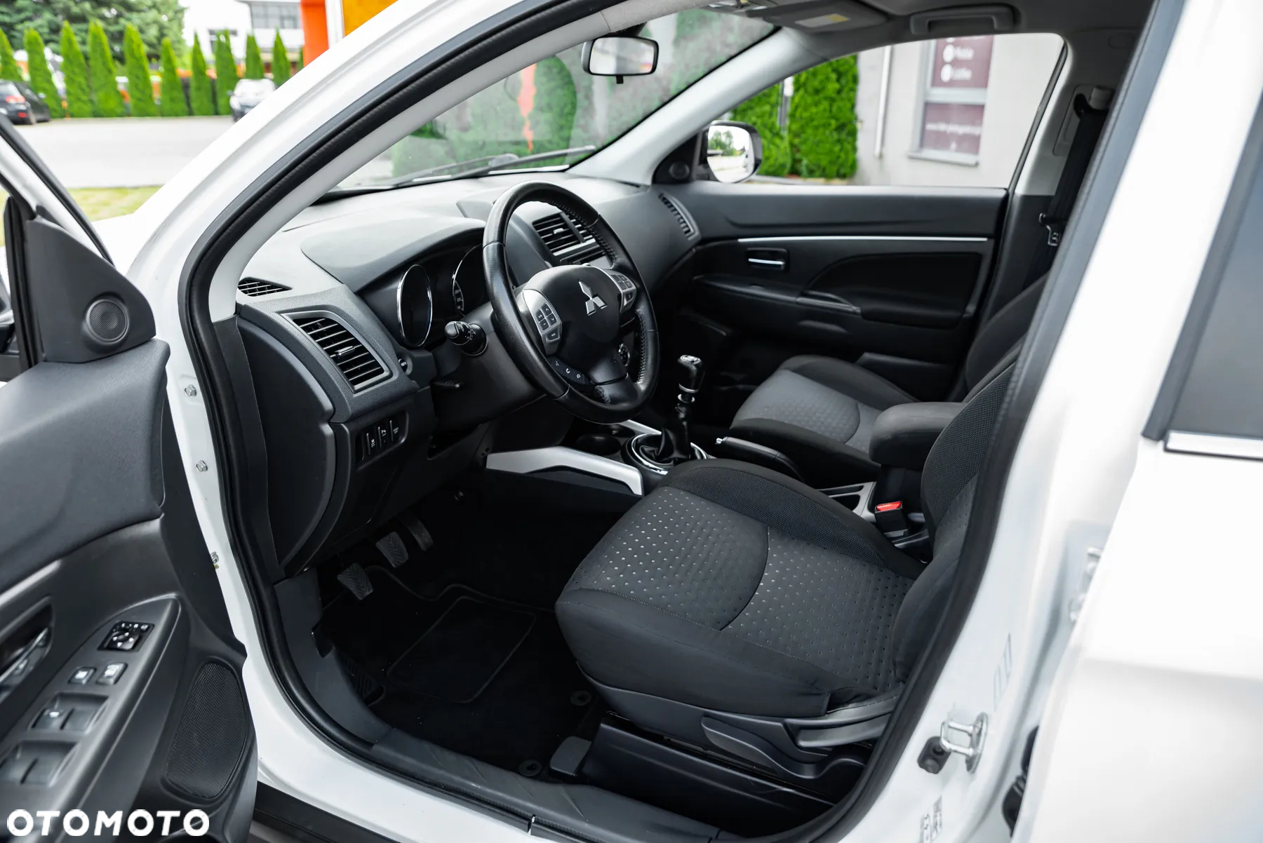 Mitsubishi ASX 1.8 DID Instyle 4WD AS&G - 17
