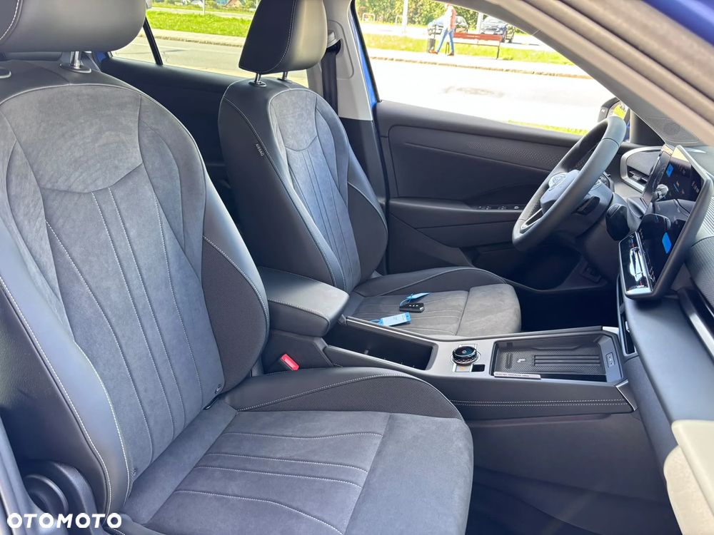 Volkswagen T-Roc 1.5 eTSI Style DSG - 25