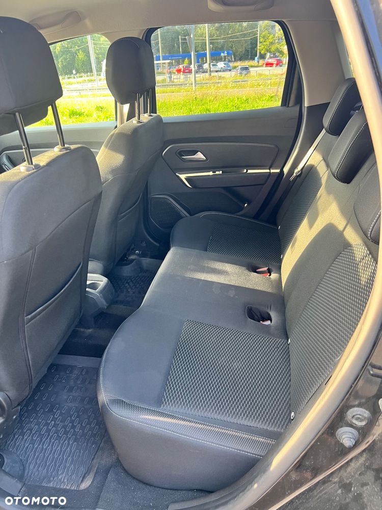 Dacia Duster 1.6 SCe Laureate S&S - 11