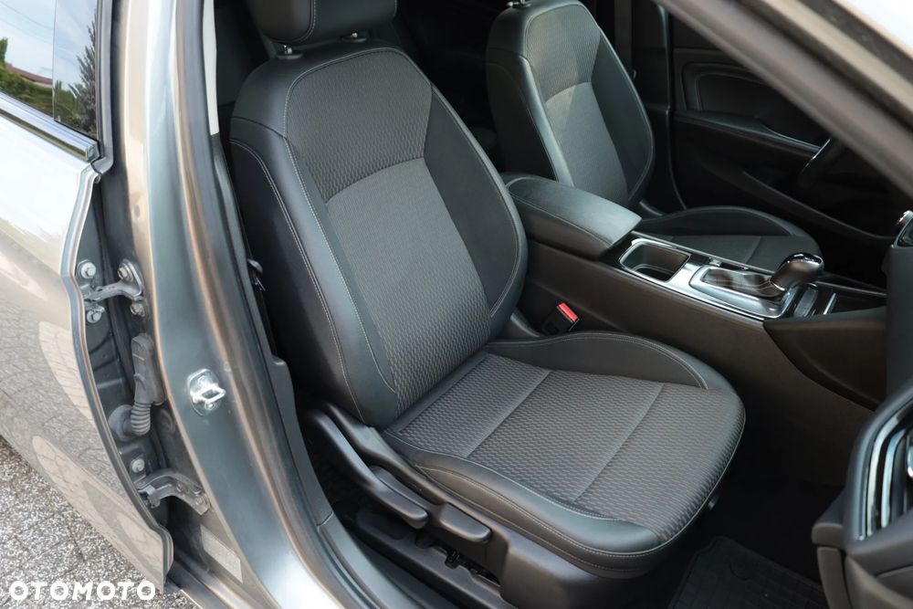 Opel Insignia - 15