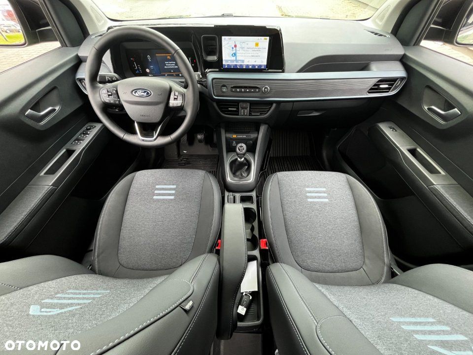 Ford Tourneo Courier - 26