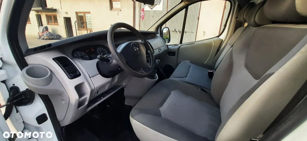 Opel Vivaro - 24
