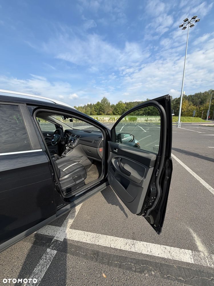 Ford Kuga - 21