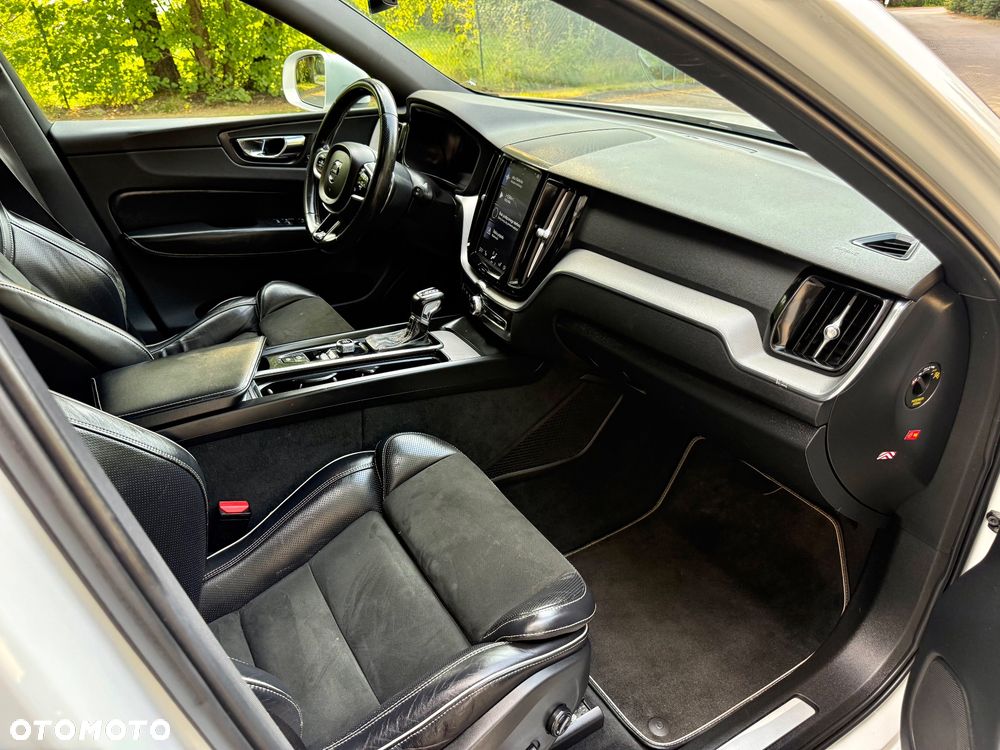 Volvo XC 60 D4 Geartronic RDesign - 30