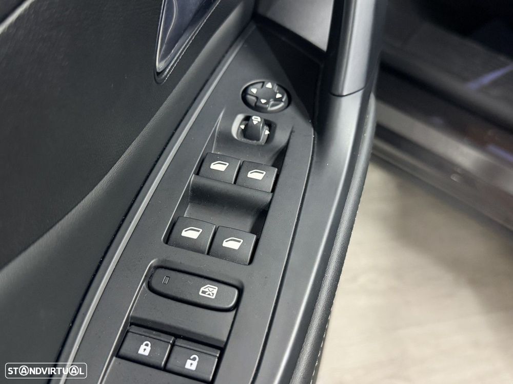 Peugeot 408 1.2 PureTech Allure Pack EAT8 - 26