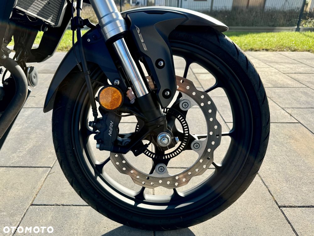 Honda CB - 12