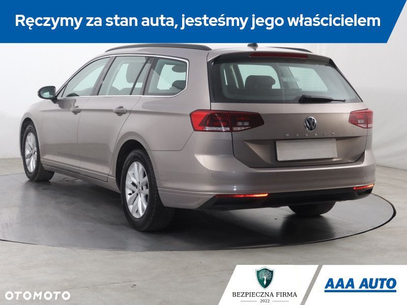 Volkswagen Passat - 5