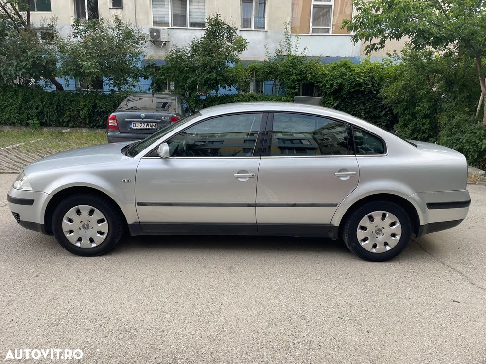Volkswagen Passat 1.9 TDI Highline - 13