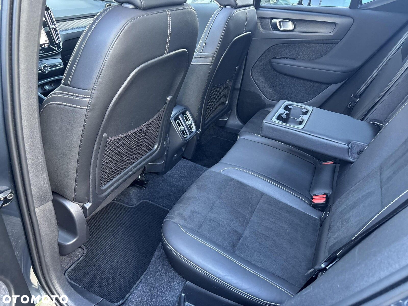 Volvo XC 40 - 26