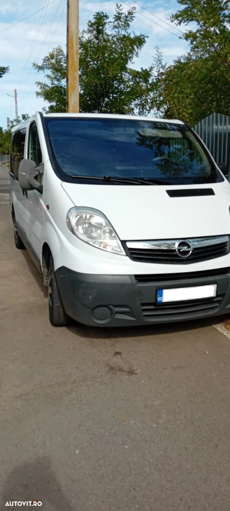 Opel Vivaro - 1