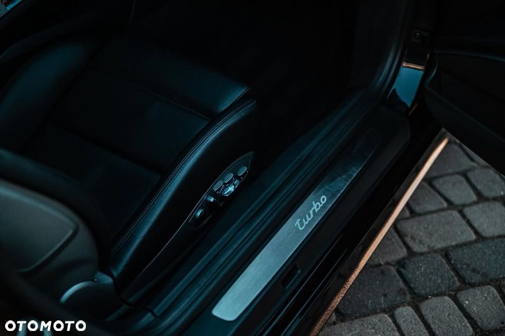 Porsche 911 Turbo - 24