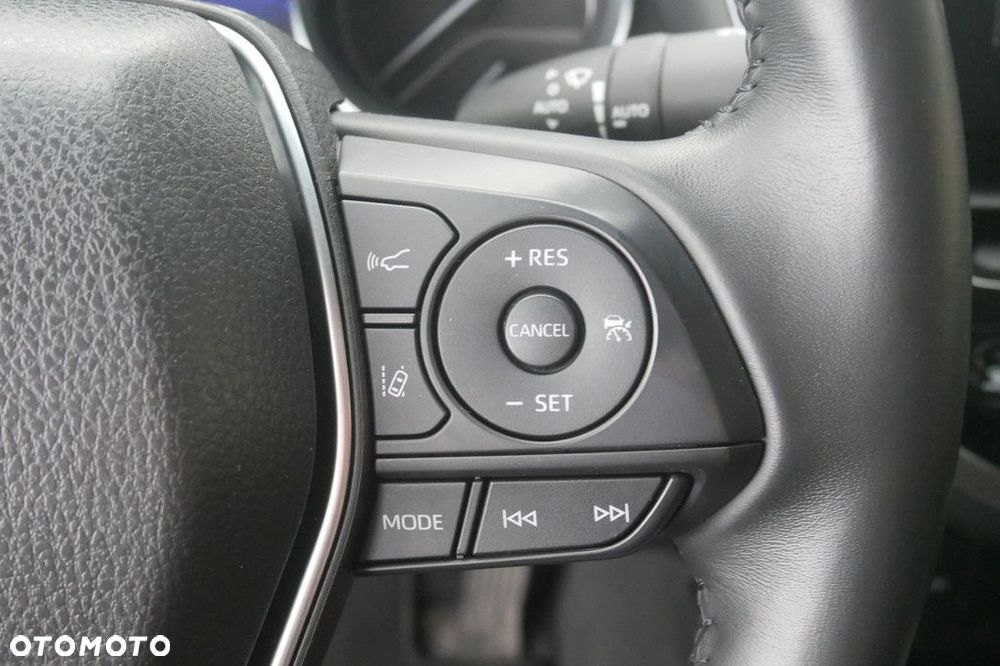 Toyota Camry 2.5 Hybrid Comfort CVT - 24