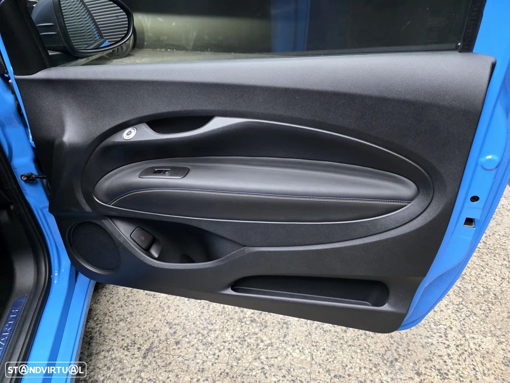 Abarth 500e Scorpionissima - 32