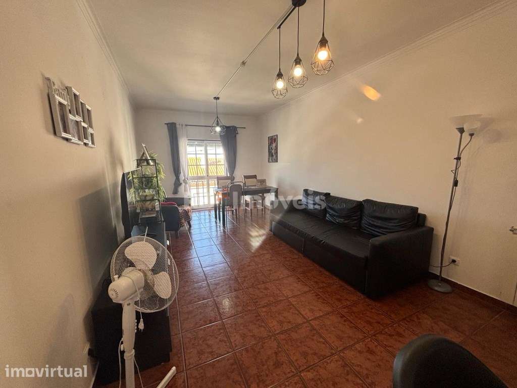 Apartamento T2 c/ Varanda e Sótão em Fazendas de Almeirim - Confort... - Grande imagem: 2/13