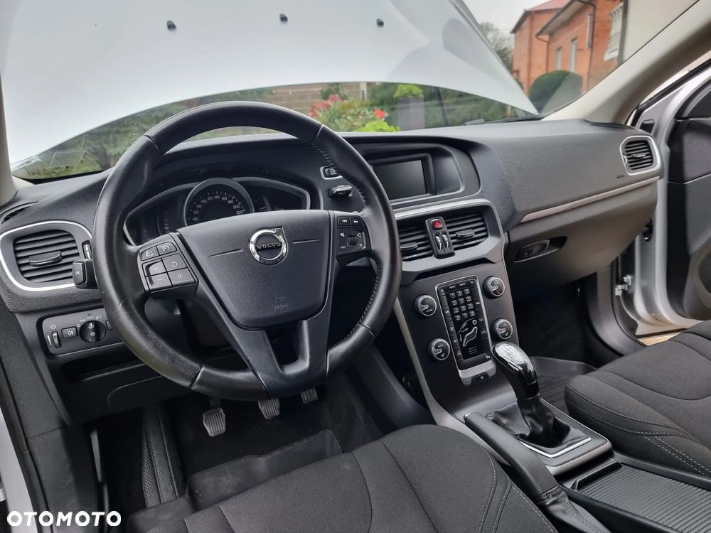Volvo V40 D2 Drive-E Momentum - 14