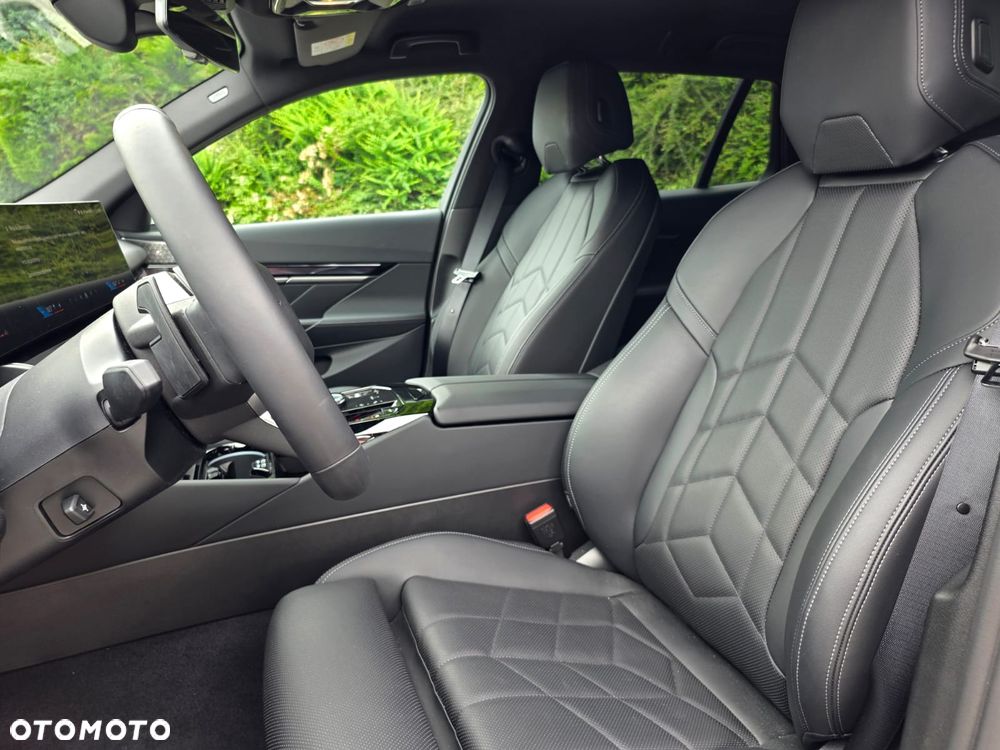 BMW Seria 5 540d xDrive mHEV M Sport - 26