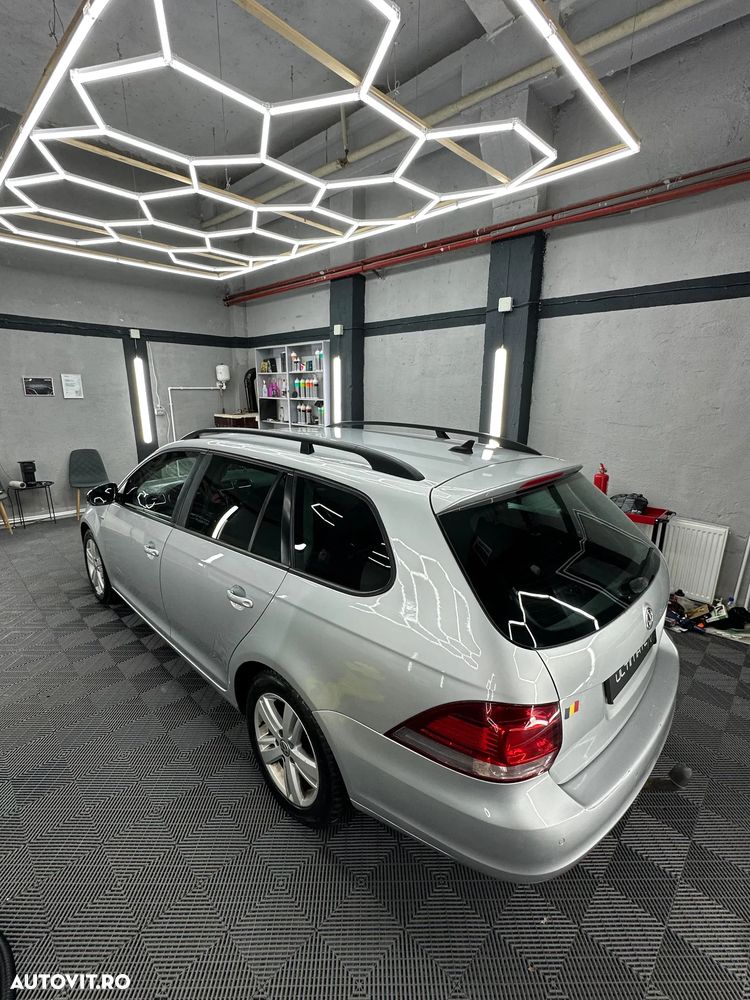 Volkswagen Golf 1.6 TDI DPF Highline - 7