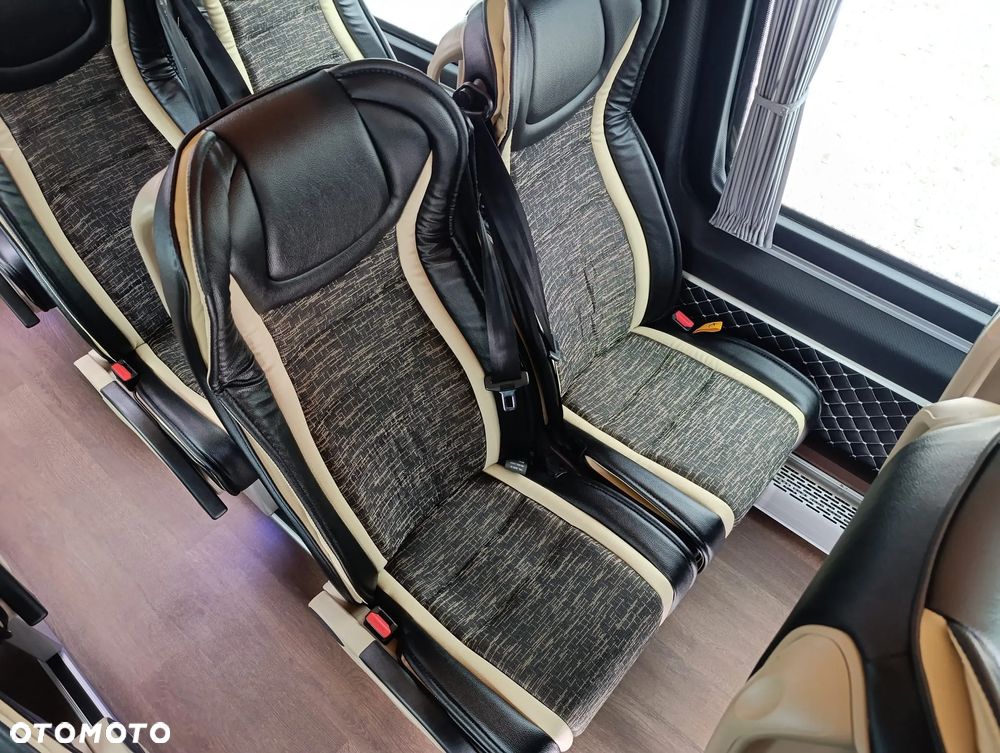 Mercedes-Benz Sprinter 519 - 12