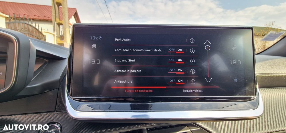 Peugeot 2008 1.2 L PureTech STT EAT8 GT Line - 16