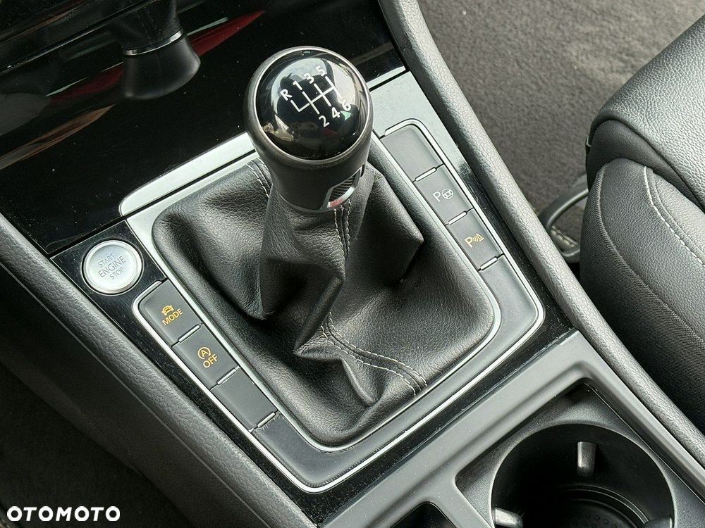 Volkswagen Golf 1.5 TSI EVO R-Line - 17