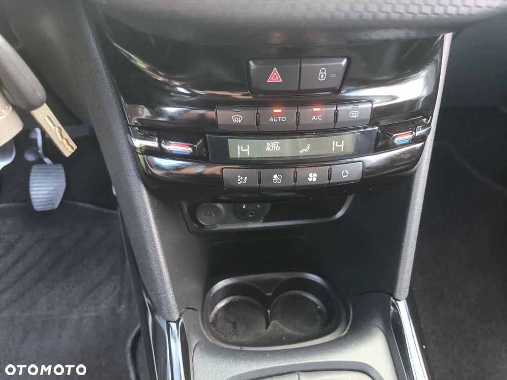Peugeot 2008 1.6 BlueHDi Allure - 14