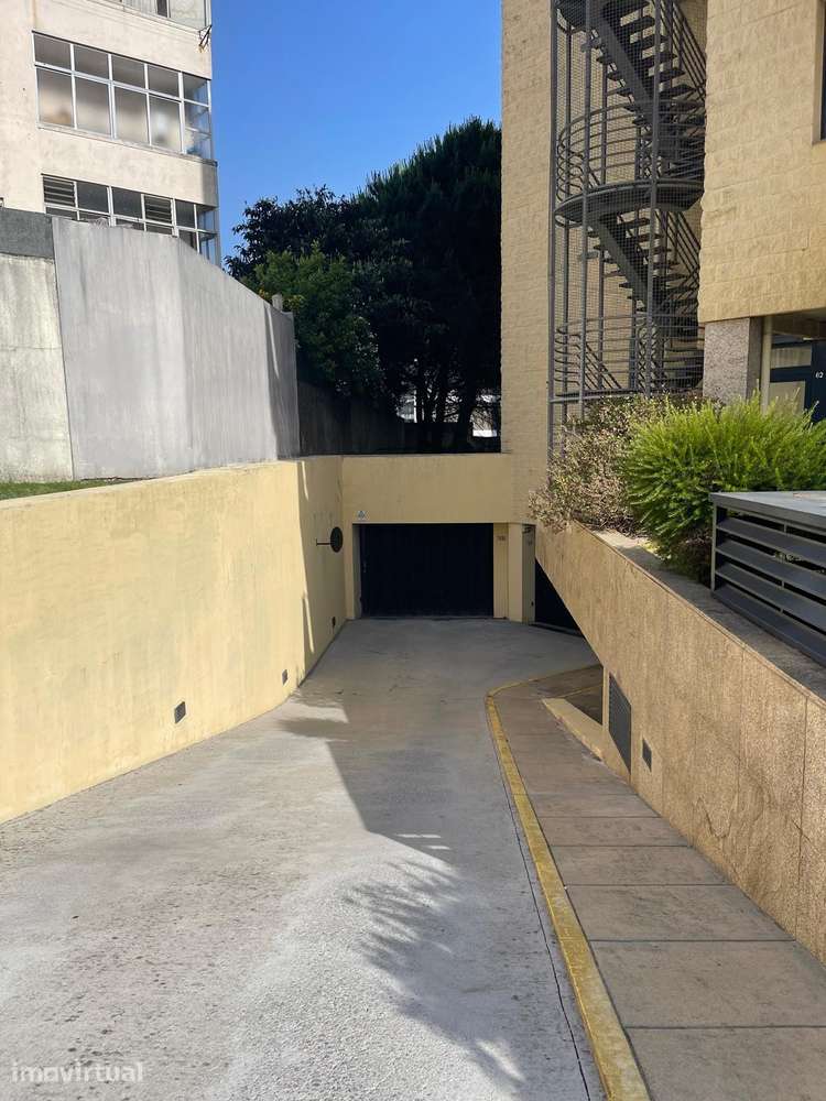 Lugar de garagem - Avenida Conselho da Europa 76 B Porto - Grande imagem: 3/7