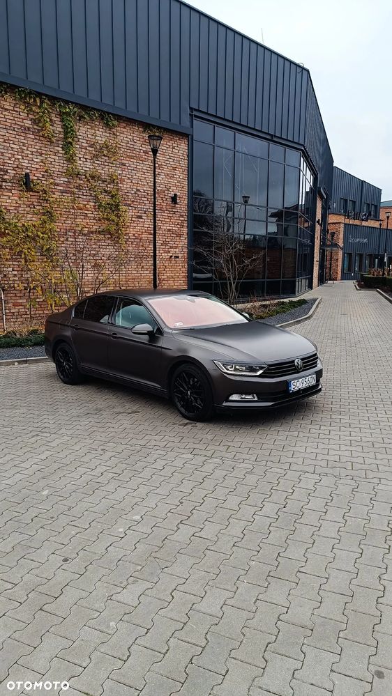 Volkswagen Passat - 11