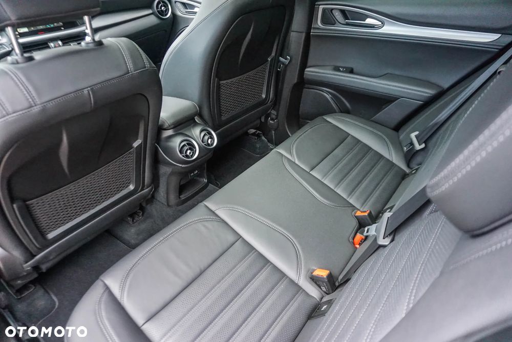 Alfa Romeo Stelvio 2.0 Turbo Veloce Q4 - 28