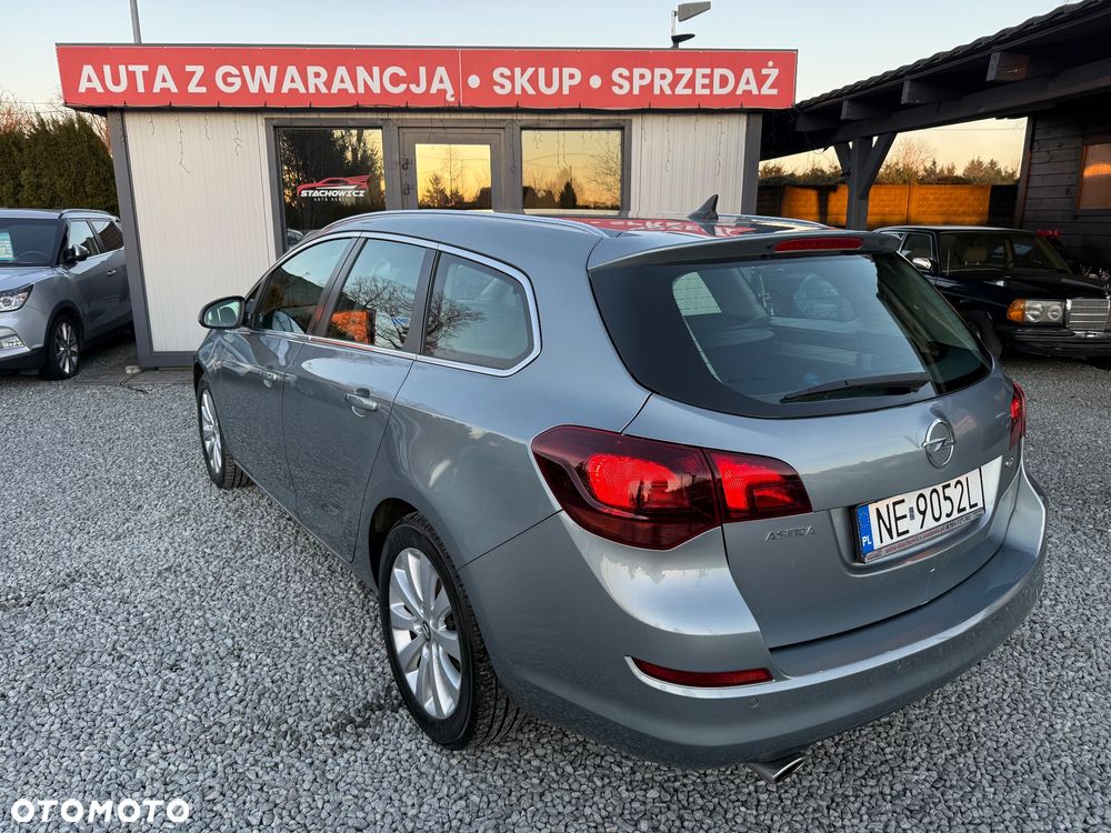 Opel Astra 2.0 CDTI DPF Design Edition - 11
