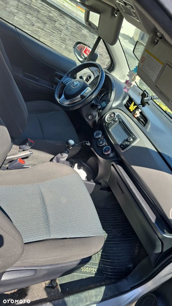 Toyota Yaris 1.33 Premium - 6