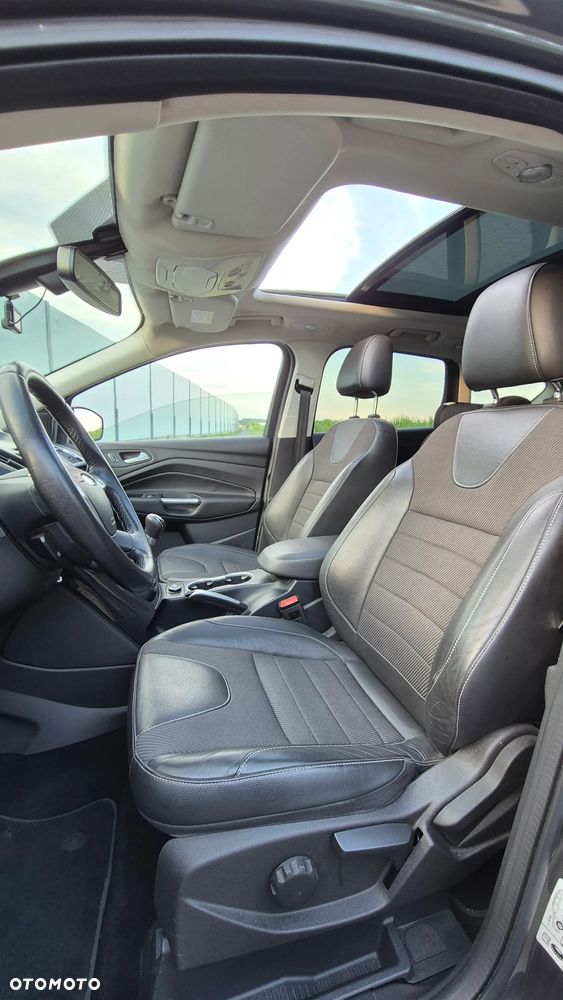 Ford Kuga 2.0 TDCi 2x4 Titanium - 22