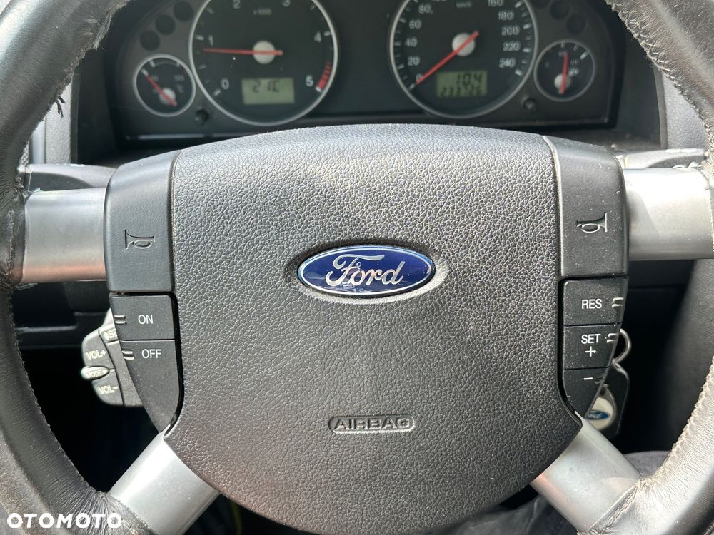 Ford Mondeo - 16