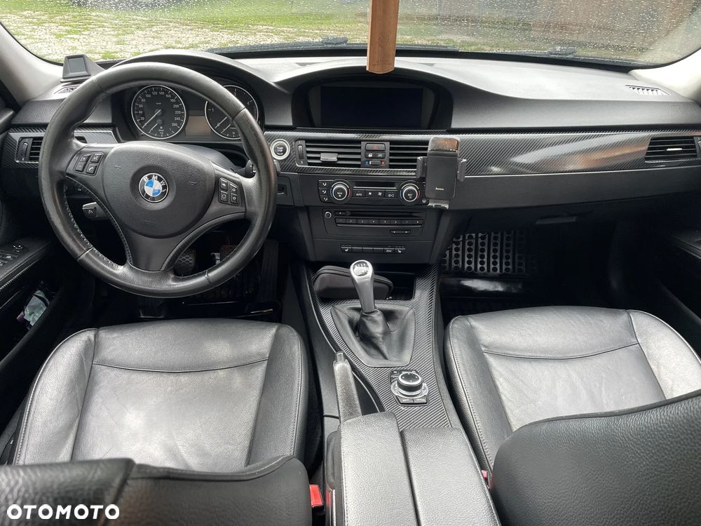 BMW Seria 3 318d - 15