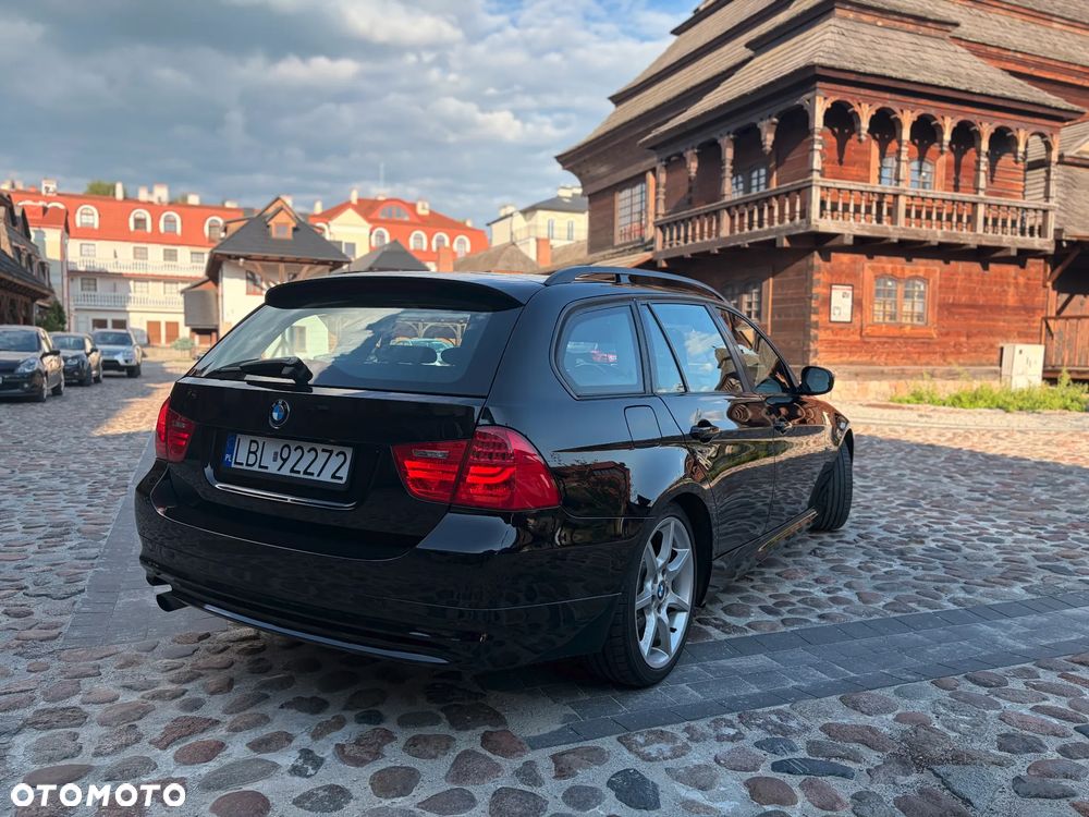 BMW Seria 3 318i - 12