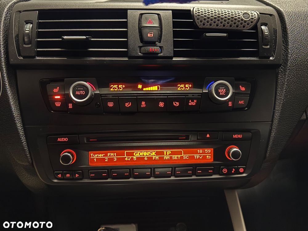 BMW Seria 1 116d EfficientDynamics Sport Line - 23