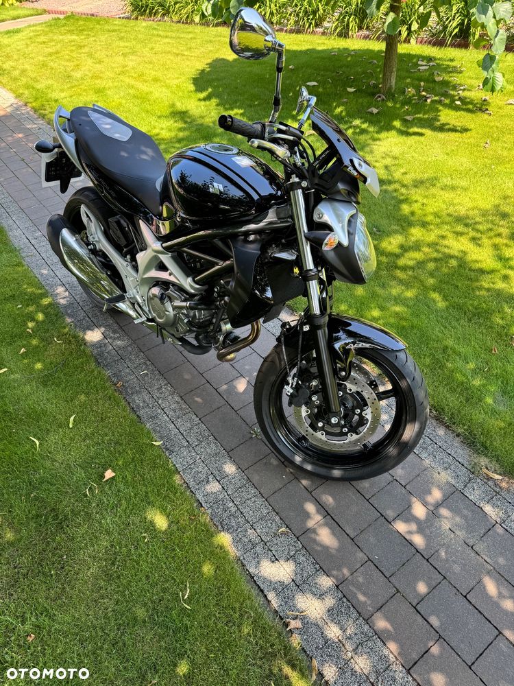 Suzuki Gladius - 4
