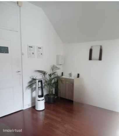 Aluga se Sala no Estoril - para consultorio/ escritorio/ Esteticista - Grande imagem: 2/7