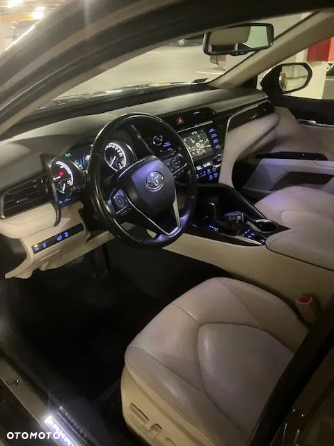Toyota Camry 2.5 Hybrid Executive CVT - 4
