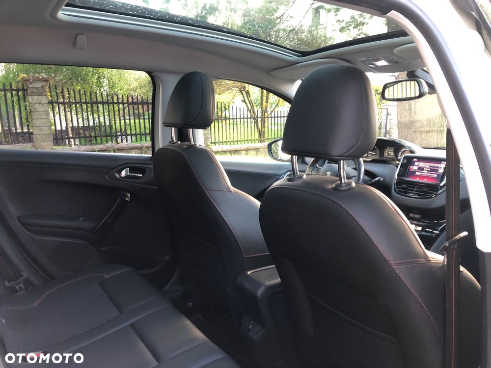 Peugeot 2008 BlueHDi FAP 120 STOP & START GT-Line Edition - 16